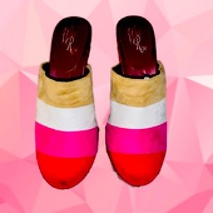 Wild Rose Clogs Size 8 Mules